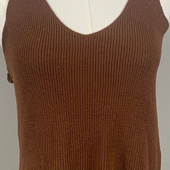 Forever 21 Brown Ribbed Knit V Neck Front & Back Tank Size Small - Picture 2 of 8